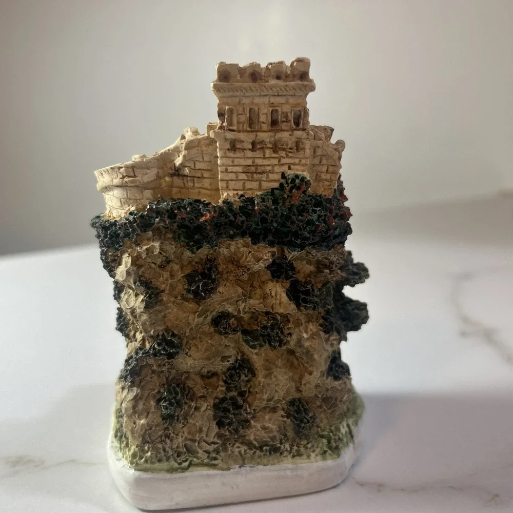 Elegance Quartz Castle Clock Figurine‎ Tabletop Decor Medieval Style Made China